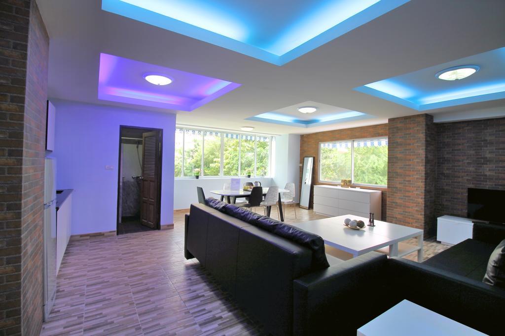 Ruamchok Ocean View Appartement Pattaya Buitenkant foto